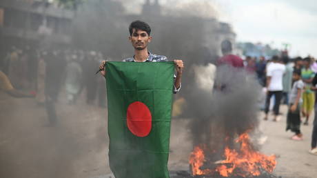 Protestors continue their demonstration for the abolition of the quota system in government jobs, on August 5, 2024 in Dhaka, Bangladesh