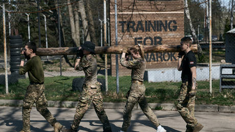 FILE PHOTO. Ukrainian recruits undergo military training.