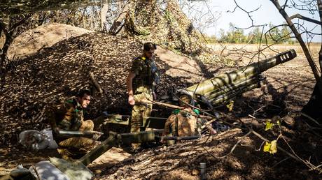 FILE PHOTO: Ukrainian troops.