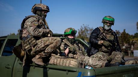 FILE PHOTO: Ukrainian soldiers.