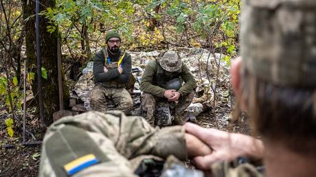 FILE PHOTO: Ukrainian soldiers.