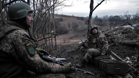 FILE PHOTO: Ukrainian soldiers.