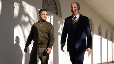 File photo: US President Joe Biden and Ukrainian leader Vladimir Zelensky make their way to the White House Oval Office.