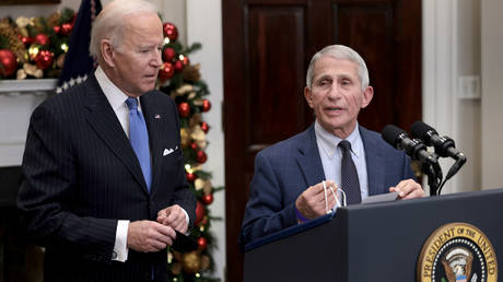 File photo: US President Joe Biden and Dr. Anthony Fauci at the White House, November 29, 2021.