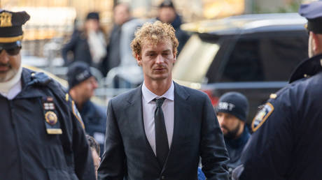 Daniel Penny arrives at the Manhattan Criminal Court as jurors continue deliberation on December 5, 2024 in New York City.