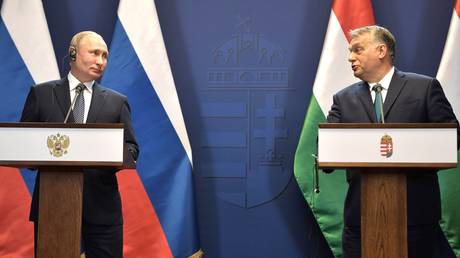 FILE PHOTO: Russian President Vladimir Putin and Hungarian Prime Minister Viktor Orban during a joint press conference in 2019.