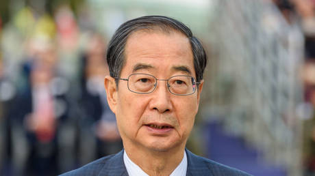 South Korean Prime Minister and former acting president Han Duck-soo.