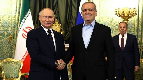 Russian President Vladimir Putin and his Iranian counterpart Masoud Pezeshkian in the Kremlin, Moscow, Russia, January 17, 2025